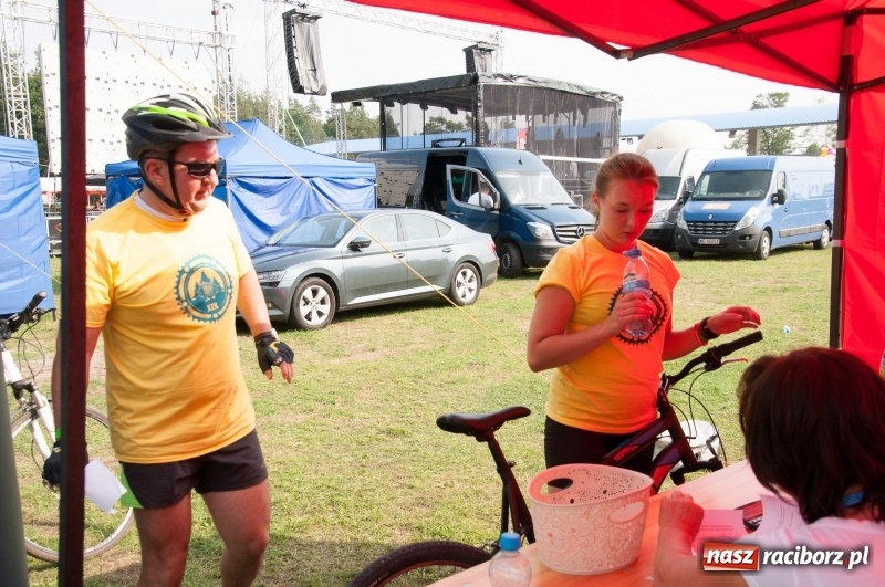 Zdjęcie w galerii na portalu naszraciborz.pl: Szlakiem pożaru 1992 - XIX Rodzinny Rajd Rowerowy w Kuźni Raciborskiej wiadomości z regionu