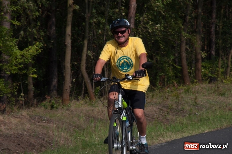 Zdjęcie w galerii na portalu naszraciborz.pl: Szlakiem pożaru 1992 - XIX Rodzinny Rajd Rowerowy w Kuźni Raciborskiej wiadomości z regionu