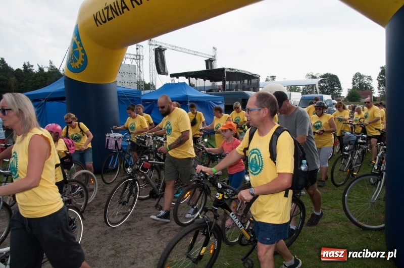 Zdjęcie w galerii na portalu naszraciborz.pl: Szlakiem pożaru 1992 - XIX Rodzinny Rajd Rowerowy w Kuźni Raciborskiej wiadomości z regionu