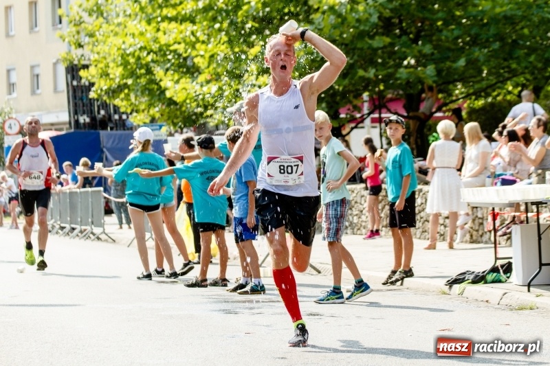 Zdjęcie w galerii na portalu naszraciborz.pl: Wysiłek, litry potu, radość i satysfakcja - oblicza III Rafako Półmaratonu  wiadomości z regionu