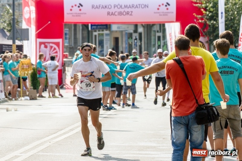 Zdjęcie w galerii na portalu naszraciborz.pl: Wysiłek, litry potu, radość i satysfakcja - oblicza III Rafako Półmaratonu  wiadomości z regionu