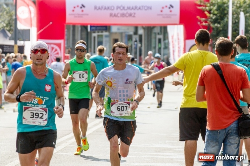 Zdjęcie w galerii na portalu naszraciborz.pl: Wysiłek, litry potu, radość i satysfakcja - oblicza III Rafako Półmaratonu  wiadomości z regionu