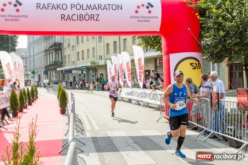 Zdjęcie w galerii na portalu naszraciborz.pl: Wysiłek, litry potu, radość i satysfakcja - oblicza III Rafako Półmaratonu  wiadomości z regionu