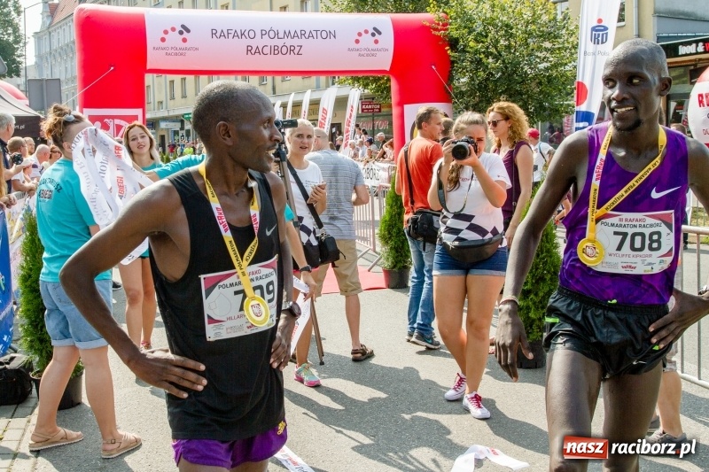 Zdjęcie w galerii na portalu naszraciborz.pl: Wysiłek, litry potu, radość i satysfakcja - oblicza III Rafako Półmaratonu  wiadomości z regionu
