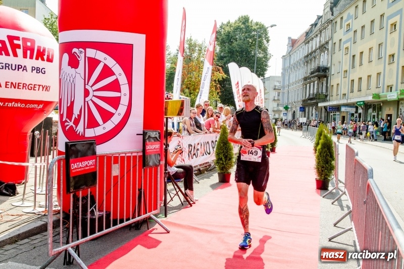Zdjęcie w galerii na portalu naszraciborz.pl: Wysiłek, litry potu, radość i satysfakcja - oblicza III Rafako Półmaratonu  wiadomości z regionu