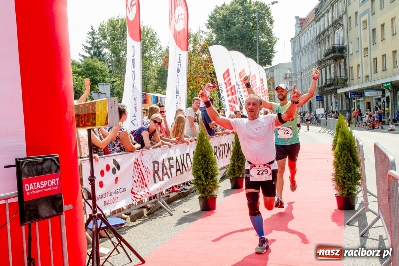 Zdjęcie w galerii na portalu naszraciborz.pl: Wysiłek, litry potu, radość i satysfakcja - oblicza III Rafako Półmaratonu  wiadomości z regionu
