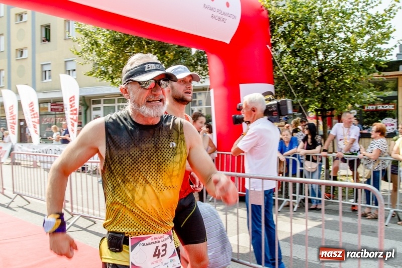 Zdjęcie w galerii na portalu naszraciborz.pl: Wysiłek, litry potu, radość i satysfakcja - oblicza III Rafako Półmaratonu  wiadomości z regionu