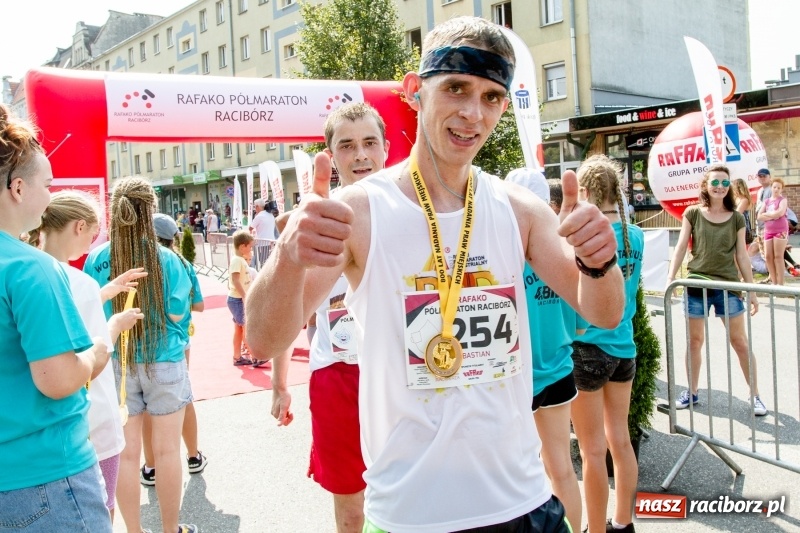 Zdjęcie w galerii na portalu naszraciborz.pl: Wysiłek, litry potu, radość i satysfakcja - oblicza III Rafako Półmaratonu  wiadomości z regionu