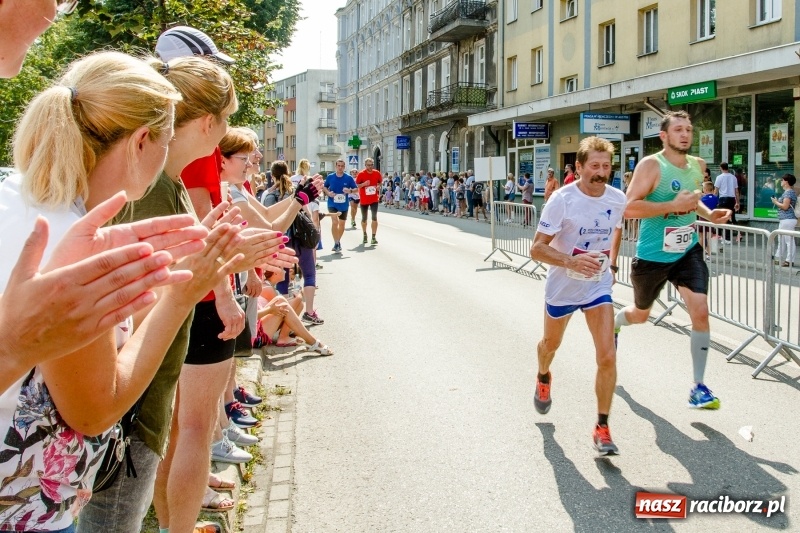 Zdjęcie w galerii na portalu naszraciborz.pl: Wysiłek, litry potu, radość i satysfakcja - oblicza III Rafako Półmaratonu  wiadomości z regionu