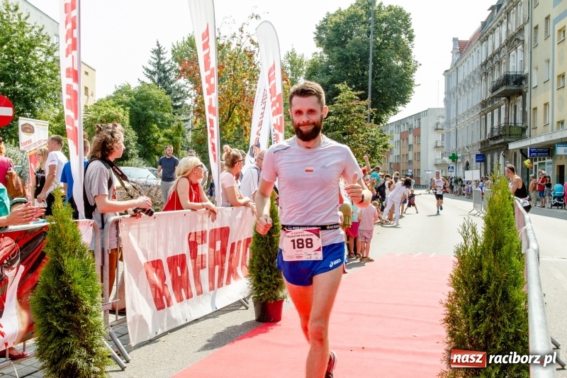 Zdjęcie w galerii na portalu naszraciborz.pl: Wysiłek, litry potu, radość i satysfakcja - oblicza III Rafako Półmaratonu  wiadomości z regionu
