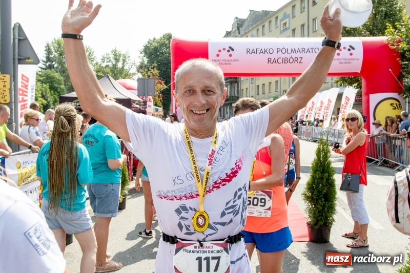 Zdjęcie w galerii na portalu naszraciborz.pl: Wysiłek, litry potu, radość i satysfakcja - oblicza III Rafako Półmaratonu  wiadomości z regionu