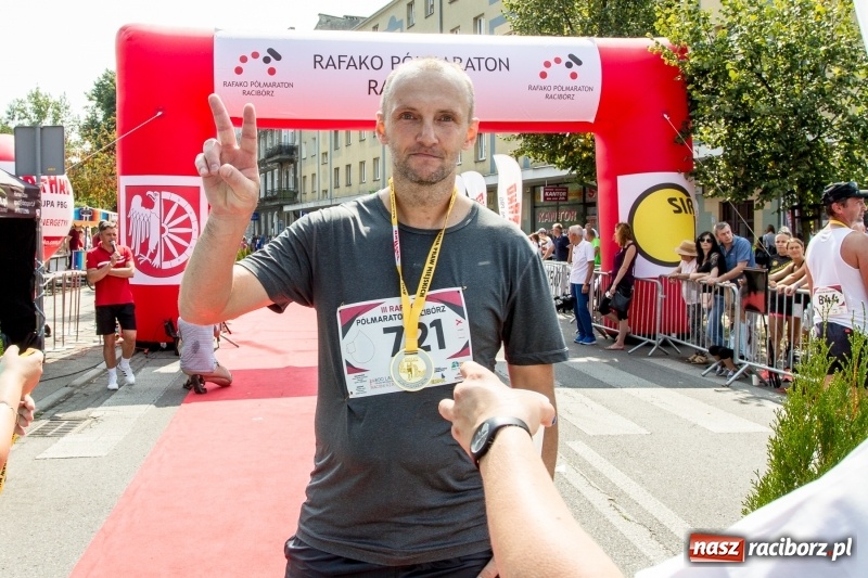 Zdjęcie w galerii na portalu naszraciborz.pl: Wysiłek, litry potu, radość i satysfakcja - oblicza III Rafako Półmaratonu  wiadomości z regionu