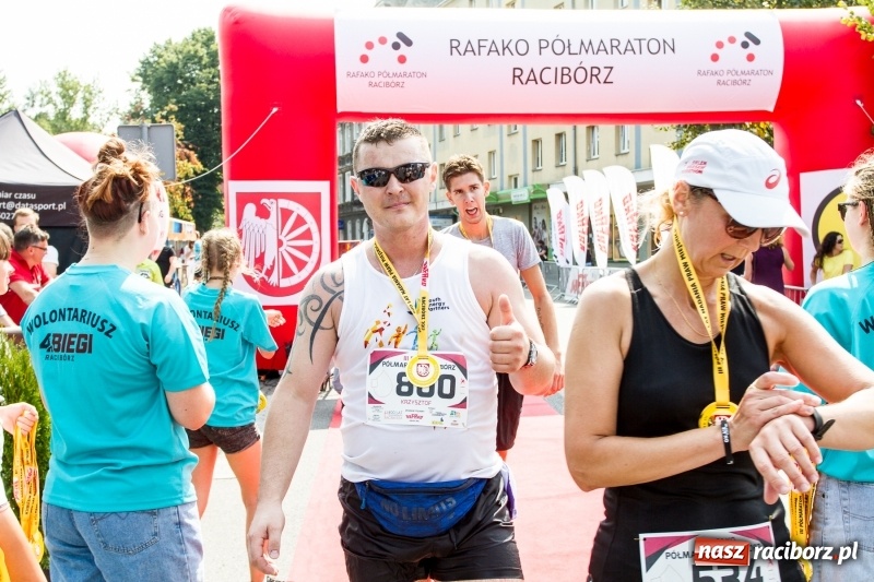 Zdjęcie w galerii na portalu naszraciborz.pl: Wysiłek, litry potu, radość i satysfakcja - oblicza III Rafako Półmaratonu  wiadomości z regionu
