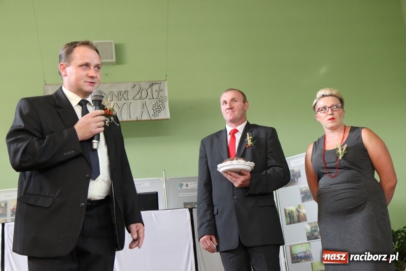 Zdjęcie w galerii na portalu naszraciborz.pl: W Kobyli uroczyście i radośnie świętowano zakończenie tegorocznych żniw wiadomości z regionu