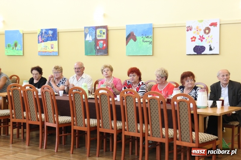 Zdjęcie w galerii na portalu naszraciborz.pl: W Kobyli uroczyście i radośnie świętowano zakończenie tegorocznych żniw wiadomości z regionu