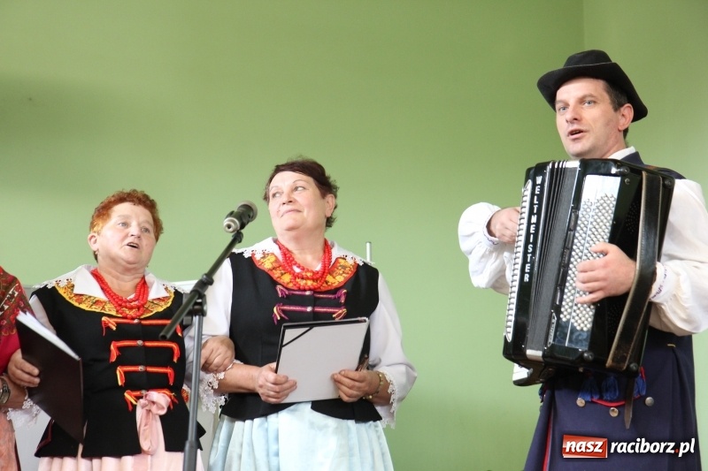 Zdjęcie w galerii na portalu naszraciborz.pl: W Kobyli uroczyście i radośnie świętowano zakończenie tegorocznych żniw wiadomości z regionu