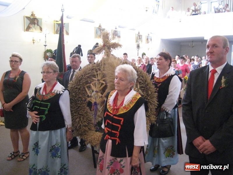 Zdjęcie w galerii na portalu naszraciborz.pl: W Kobyli uroczyście i radośnie świętowano zakończenie tegorocznych żniw wiadomości z regionu