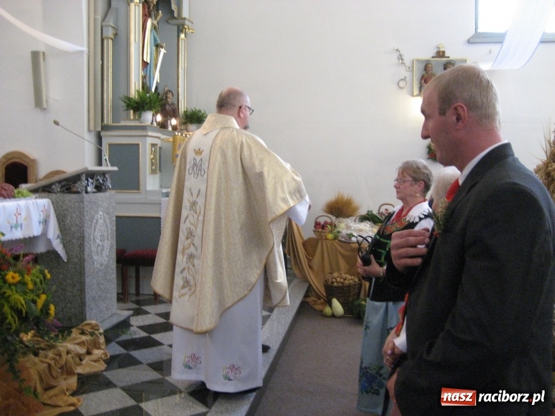 Zdjęcie w galerii na portalu naszraciborz.pl: W Kobyli uroczyście i radośnie świętowano zakończenie tegorocznych żniw wiadomości z regionu