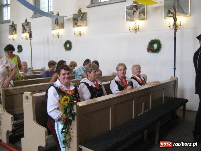 Zdjęcie w galerii na portalu naszraciborz.pl: W Kobyli uroczyście i radośnie świętowano zakończenie tegorocznych żniw wiadomości z regionu