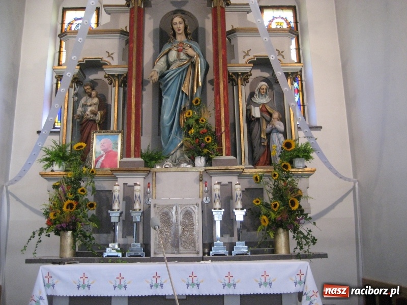 Zdjęcie w galerii na portalu naszraciborz.pl: W Kobyli uroczyście i radośnie świętowano zakończenie tegorocznych żniw wiadomości z regionu