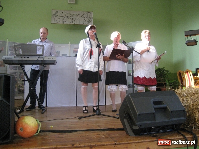 Zdjęcie w galerii na portalu naszraciborz.pl: W Kobyli uroczyście i radośnie świętowano zakończenie tegorocznych żniw wiadomości z regionu