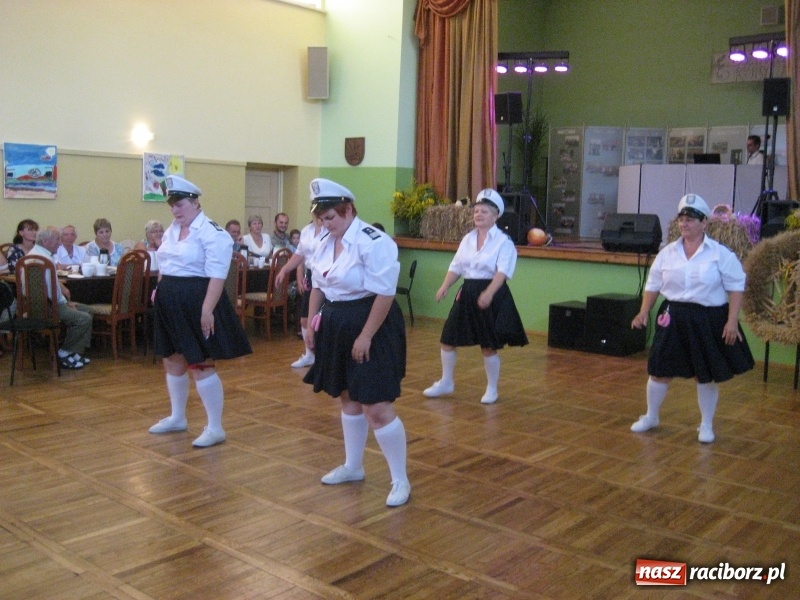 Zdjęcie w galerii na portalu naszraciborz.pl: W Kobyli uroczyście i radośnie świętowano zakończenie tegorocznych żniw wiadomości z regionu