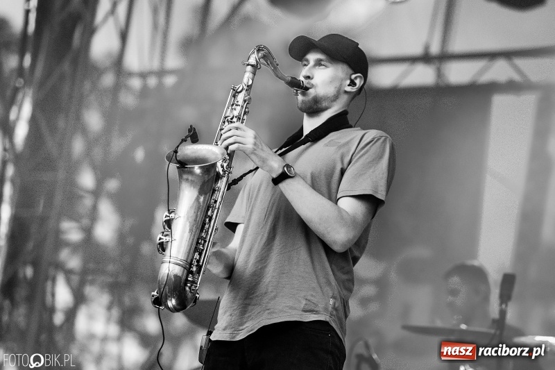 Zdjęcie w galerii na portalu naszraciborz.pl: Kamil Bednarek gwiazdą dożynek wojewódzkich w Tworkowie wiadomości z regionu