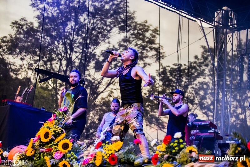 Zdjęcie w galerii na portalu naszraciborz.pl: Kamil Bednarek gwiazdą dożynek wojewódzkich w Tworkowie wiadomości z regionu