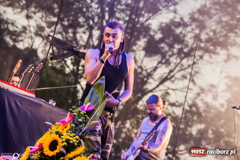 Zdjęcie w galerii na portalu naszraciborz.pl: Kamil Bednarek gwiazdą dożynek wojewódzkich w Tworkowie wiadomości z regionu