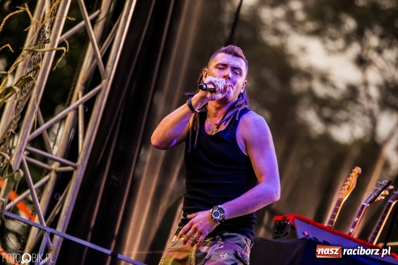 Zdjęcie w galerii na portalu naszraciborz.pl: Kamil Bednarek gwiazdą dożynek wojewódzkich w Tworkowie wiadomości z regionu