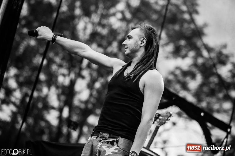 Zdjęcie w galerii na portalu naszraciborz.pl: Kamil Bednarek gwiazdą dożynek wojewódzkich w Tworkowie wiadomości z regionu