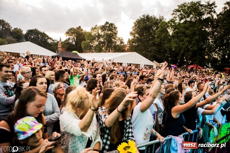 Zdjęcie w galerii na portalu naszraciborz.pl: Kamil Bednarek gwiazdą dożynek wojewódzkich w Tworkowie wiadomości z regionu