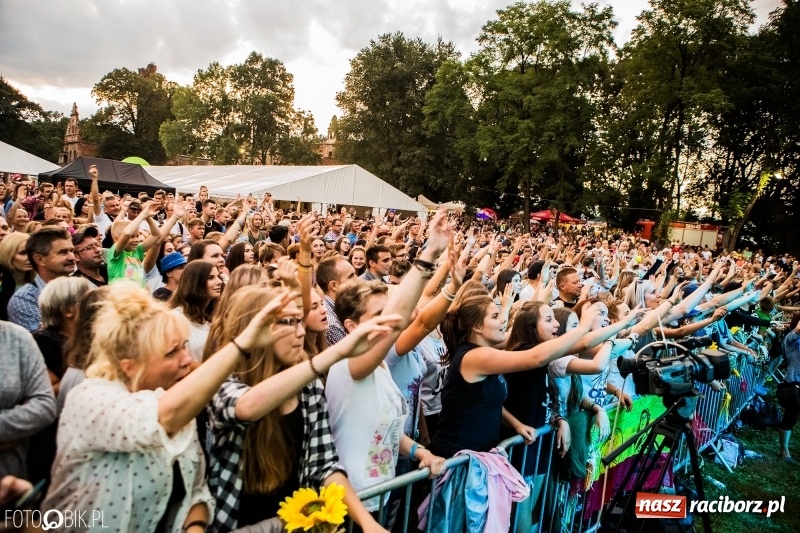 Zdjęcie w galerii na portalu naszraciborz.pl: Kamil Bednarek gwiazdą dożynek wojewódzkich w Tworkowie wiadomości z regionu