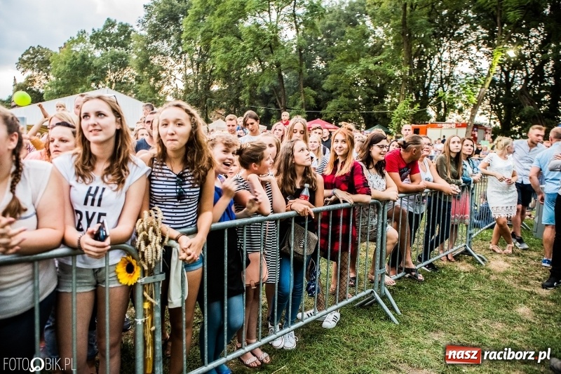Zdjęcie w galerii na portalu naszraciborz.pl: Kamil Bednarek gwiazdą dożynek wojewódzkich w Tworkowie wiadomości z regionu
