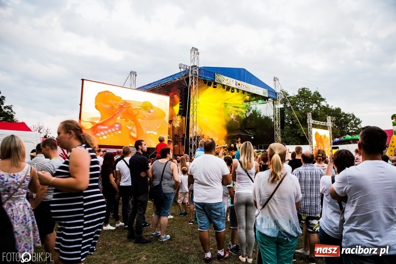 Zdjęcie w galerii na portalu naszraciborz.pl: Kamil Bednarek gwiazdą dożynek wojewódzkich w Tworkowie wiadomości z regionu