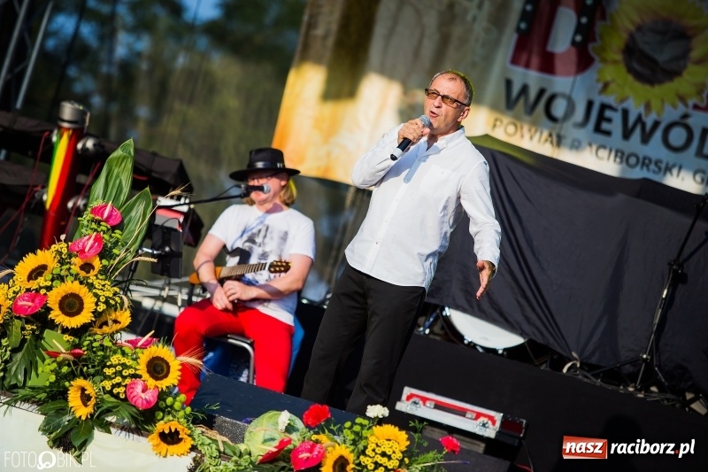 Zdjęcie w galerii na portalu naszraciborz.pl: Kamil Bednarek gwiazdą dożynek wojewódzkich w Tworkowie wiadomości z regionu