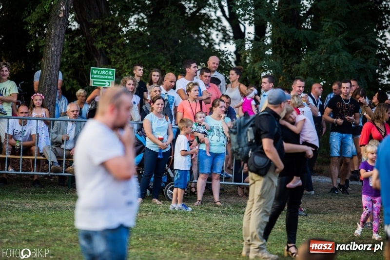 Zdjęcie w galerii na portalu naszraciborz.pl: Kamil Bednarek gwiazdą dożynek wojewódzkich w Tworkowie wiadomości z regionu