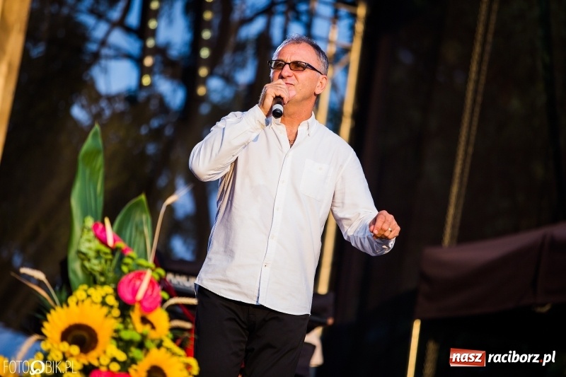 Zdjęcie w galerii na portalu naszraciborz.pl: Kamil Bednarek gwiazdą dożynek wojewódzkich w Tworkowie wiadomości z regionu