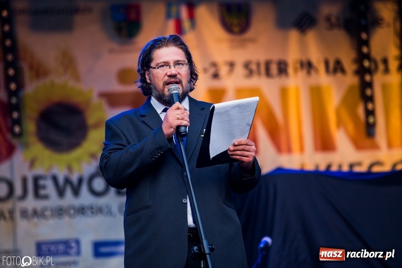 Zdjęcie w galerii na portalu naszraciborz.pl: Kamil Bednarek gwiazdą dożynek wojewódzkich w Tworkowie wiadomości z regionu