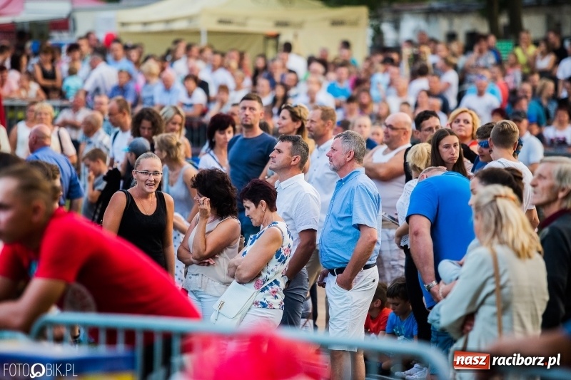 Zdjęcie w galerii na portalu naszraciborz.pl: Kamil Bednarek gwiazdą dożynek wojewódzkich w Tworkowie wiadomości z regionu