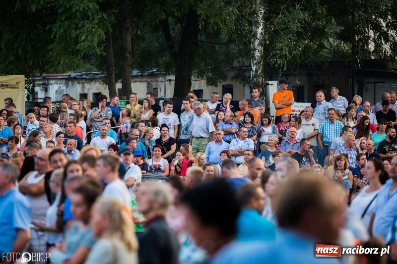 Zdjęcie w galerii na portalu naszraciborz.pl: Kamil Bednarek gwiazdą dożynek wojewódzkich w Tworkowie wiadomości z regionu