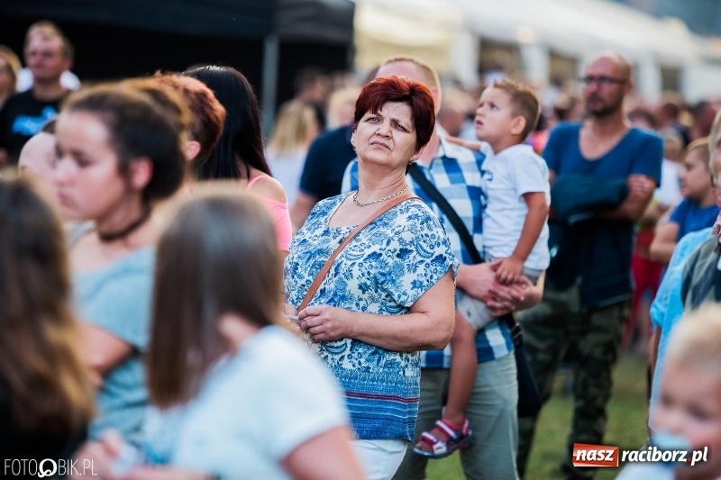 Zdjęcie w galerii na portalu naszraciborz.pl: Kamil Bednarek gwiazdą dożynek wojewódzkich w Tworkowie wiadomości z regionu