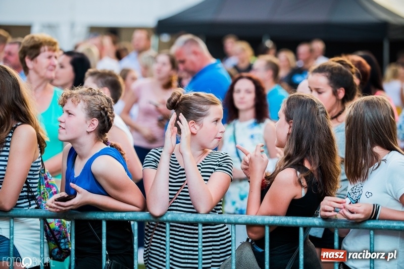 Zdjęcie w galerii na portalu naszraciborz.pl: Kamil Bednarek gwiazdą dożynek wojewódzkich w Tworkowie wiadomości z regionu