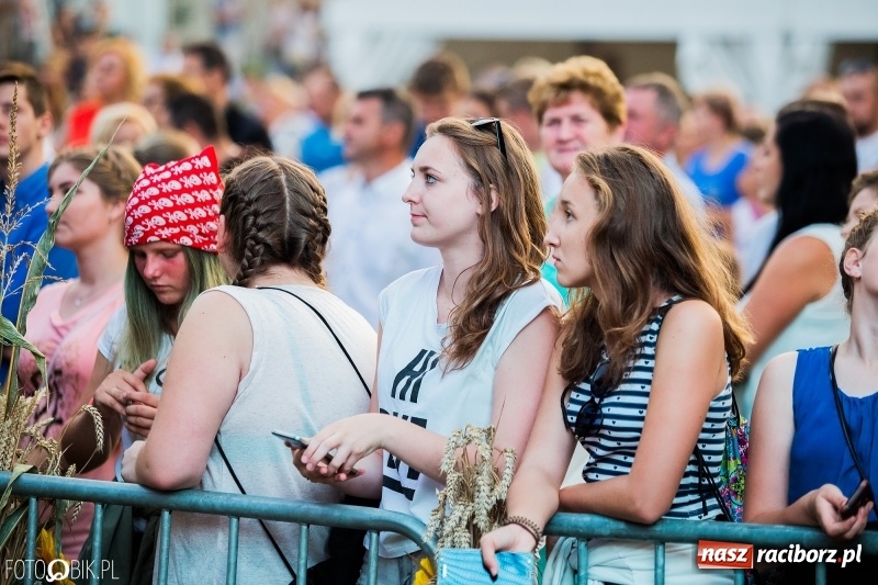 Zdjęcie w galerii na portalu naszraciborz.pl: Kamil Bednarek gwiazdą dożynek wojewódzkich w Tworkowie wiadomości z regionu