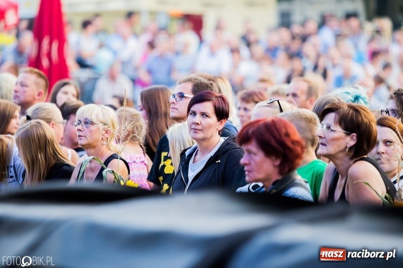 Zdjęcie w galerii na portalu naszraciborz.pl: Kamil Bednarek gwiazdą dożynek wojewódzkich w Tworkowie wiadomości z regionu