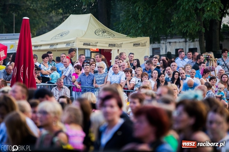 Zdjęcie w galerii na portalu naszraciborz.pl: Kamil Bednarek gwiazdą dożynek wojewódzkich w Tworkowie wiadomości z regionu