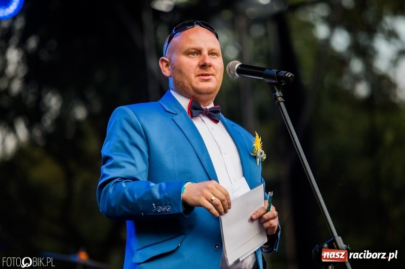 Zdjęcie w galerii na portalu naszraciborz.pl: Kamil Bednarek gwiazdą dożynek wojewódzkich w Tworkowie wiadomości z regionu