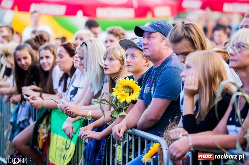 Zdjęcie w galerii na portalu naszraciborz.pl: Kamil Bednarek gwiazdą dożynek wojewódzkich w Tworkowie wiadomości z regionu