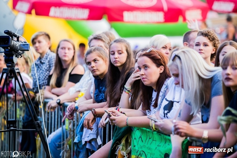 Zdjęcie w galerii na portalu naszraciborz.pl: Kamil Bednarek gwiazdą dożynek wojewódzkich w Tworkowie wiadomości z regionu