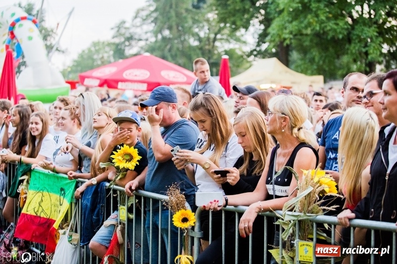 Zdjęcie w galerii na portalu naszraciborz.pl: Kamil Bednarek gwiazdą dożynek wojewódzkich w Tworkowie wiadomości z regionu